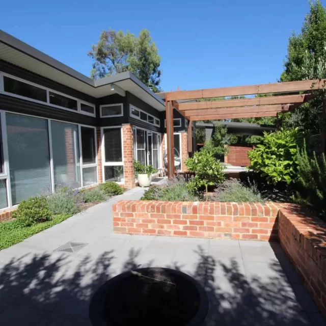 COWPER ST-EXTERNAL